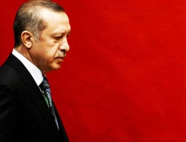 Φοιτητής έβγαλε από τα ρούχα του τον Ρ.Τ Ερντογάν: «Ντροπή σου...»
